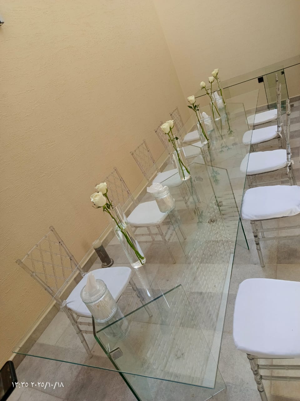 طاولات زجاجية